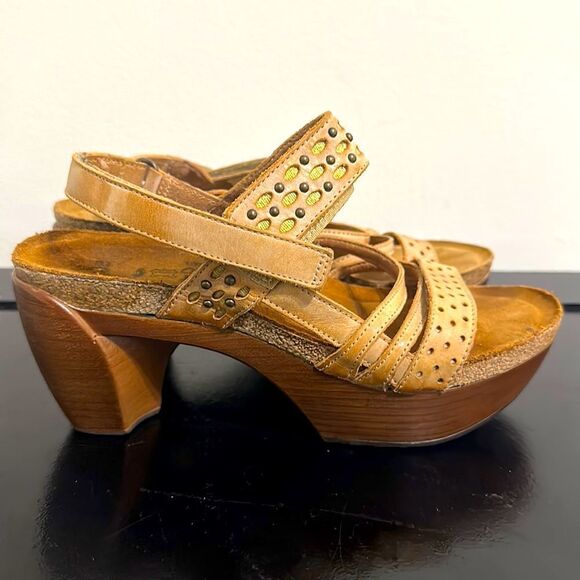 Naot Heeled Studded Leather Straps Sandals Sz 37 - Picture 1 of 11